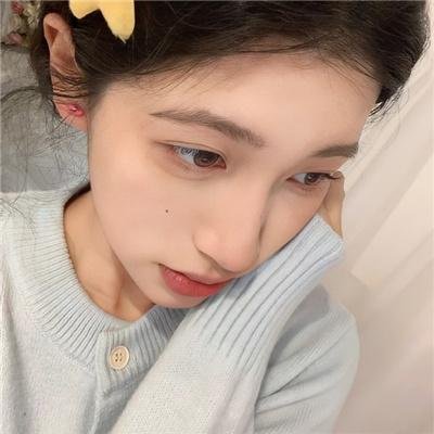 夏天19岁的肖像
